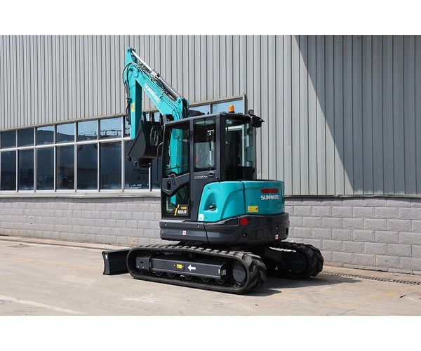 Изображение Компактный экскаватор SUNWARD SWE60UF